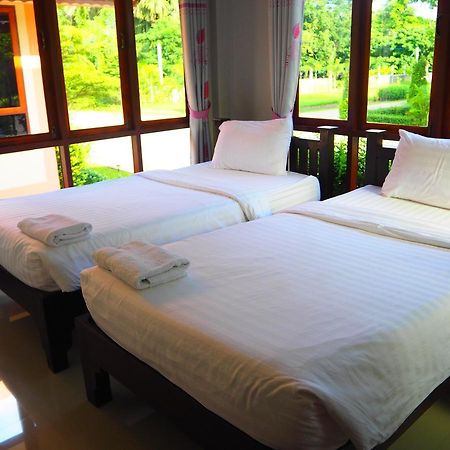 Bansuansiriwat Hotel Ban Tak Exterior photo