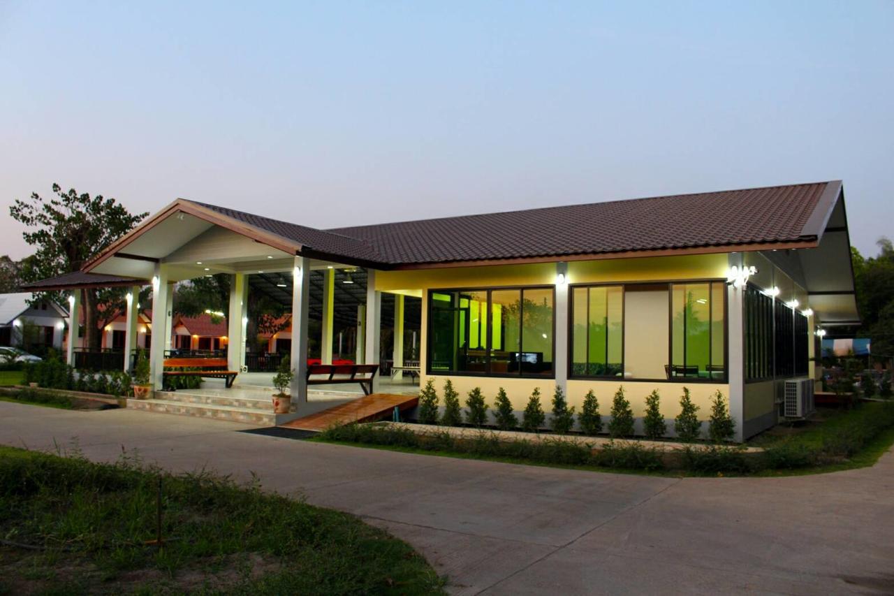 Bansuansiriwat Hotel Ban Tak Exterior photo